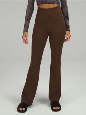 NWT Lululemon Groove Super-High-Rise Flared Pant Nulu Java Size 8